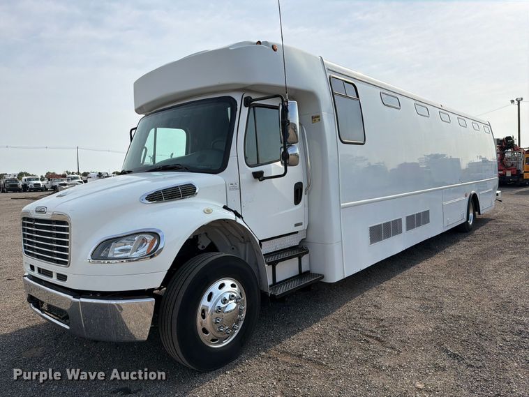 2009 Freightliner Business Class M2 bus - FB5016