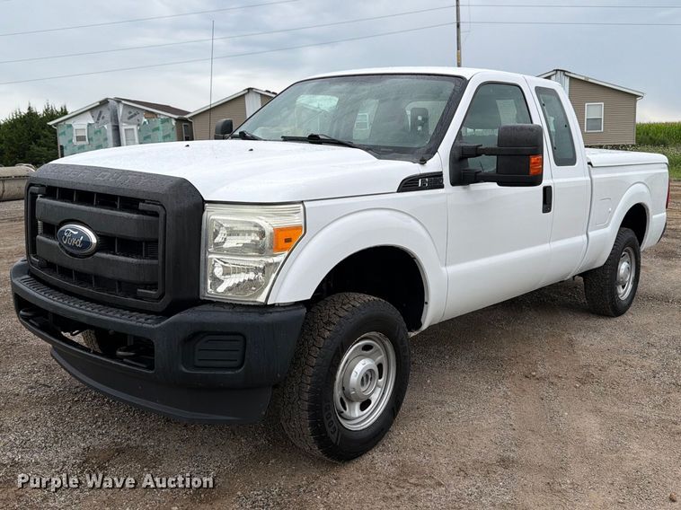 2011 Ford F250 Super Duty Ext. Cab pickup truck - FB5933