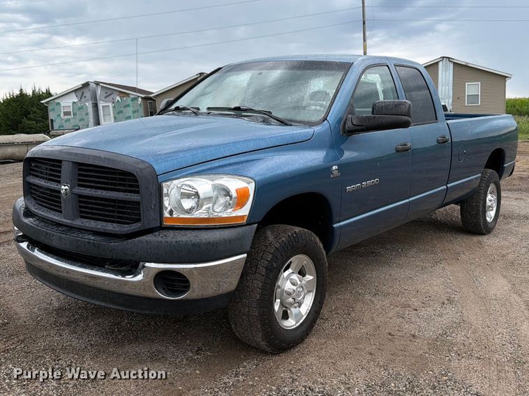 2006 Dodge Ram 2500 Ext. Cab pickup truck - FB5934