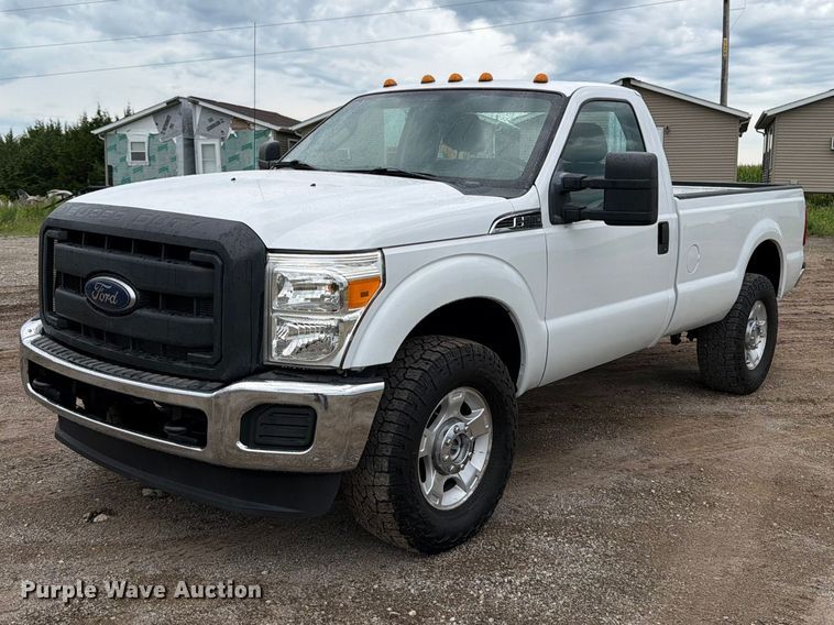 2012 Ford F250 pickup truck - FB5936