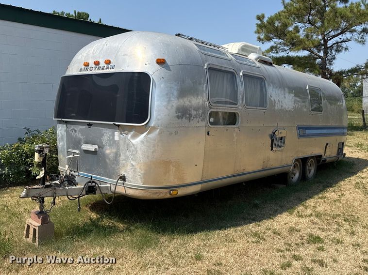 1977 Airstream Ambassador camper - FC4109