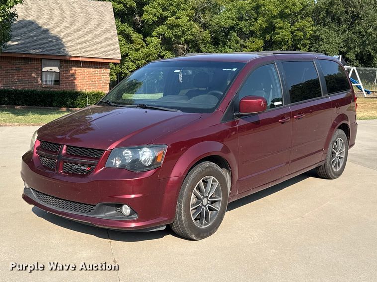 2017 Dodge Grand Caravan van - FC4161