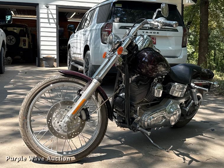 2005 Harley Davidson Wide Glide motorcycle - FC4181