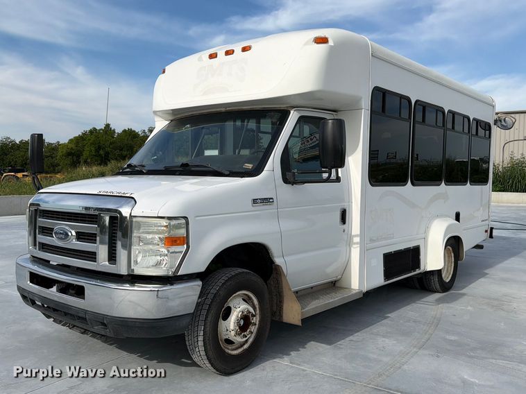 2013 Ford E350 shuttle bus - FK3591