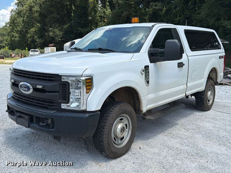 2019 Ford F250 Super Duty XL pickup truck - FN2035