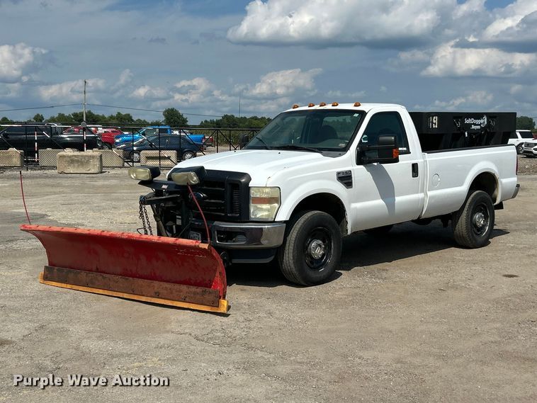 2010 Ford F350 Super Duty XL pickup truck - FT6092