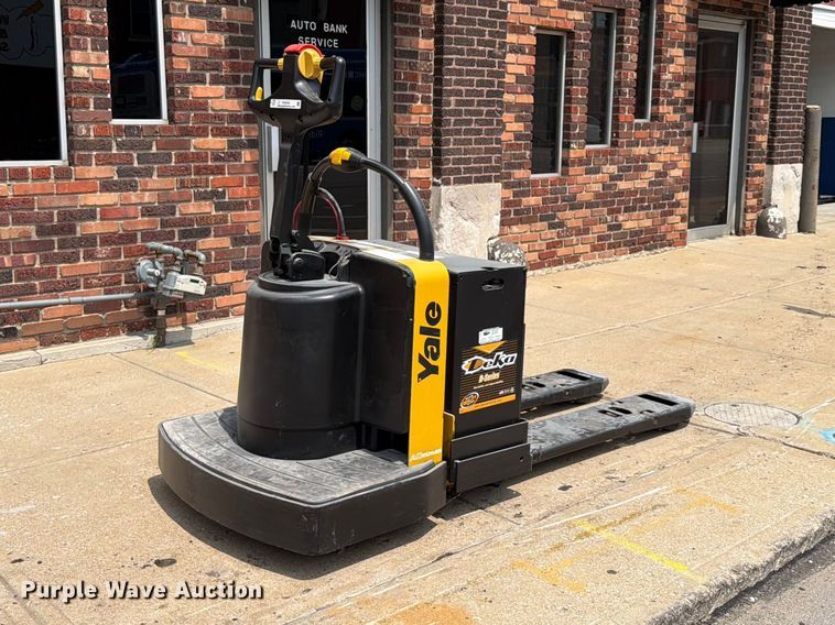 2010 Yale MPE060LFN24T2748 pallet jack - FU4556