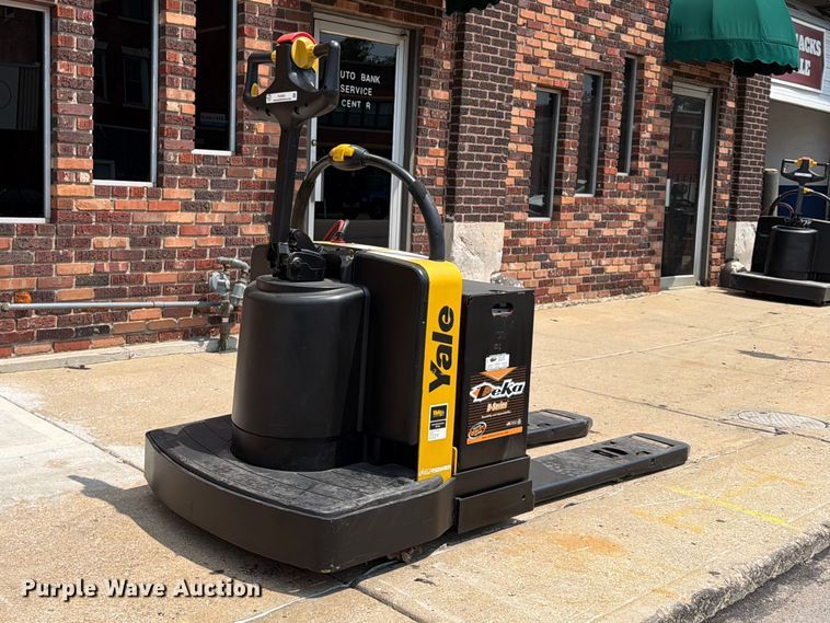 2009 Yale MPE060LFN24T2748 pallet jack - FU4561