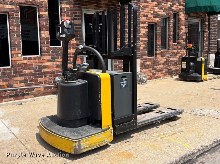 2021 Yale MPE060LFN24T2748 pallet jack - FU4562