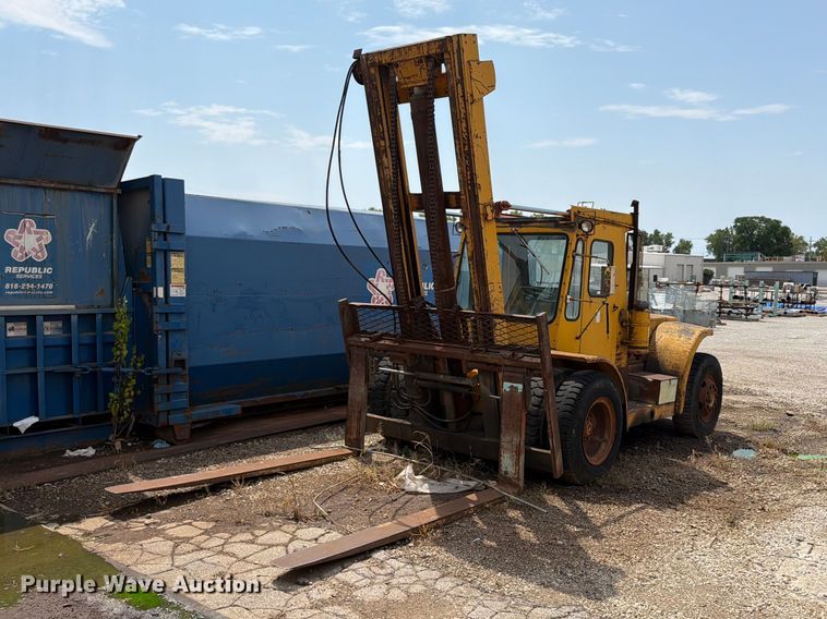 1993 Hyster H225E forklift - FU4571