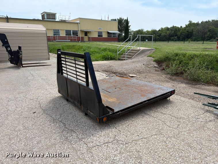 Flatbed pickup truck bed - FU4572