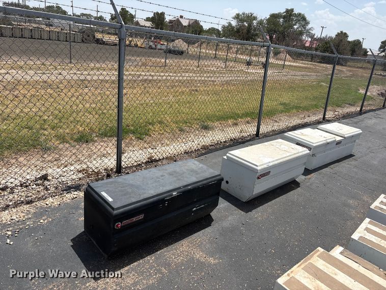 (3) toolboxes - JM9381