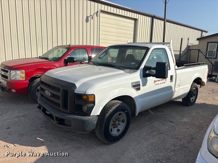 2010 Ford F250 Super Duty pickup truck - JM9403
