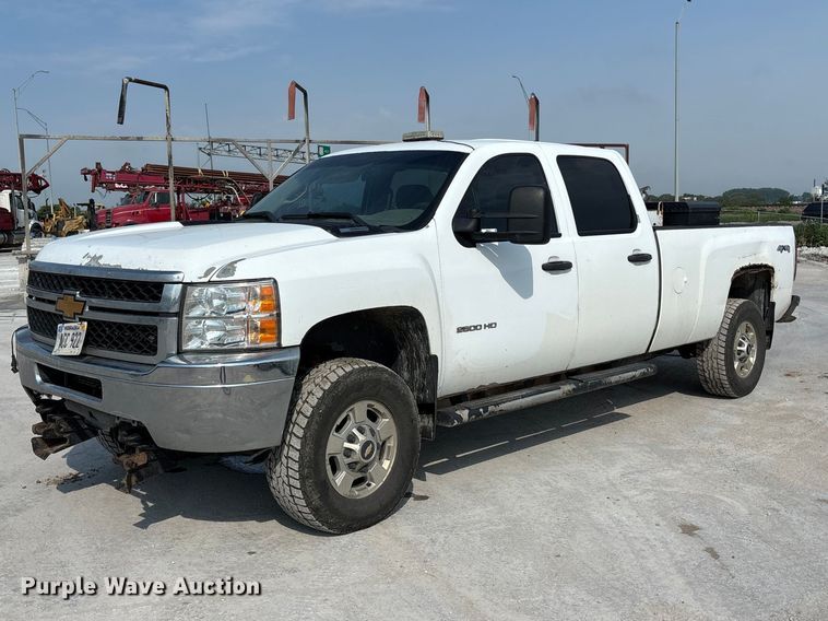 2014 Chevrolet Silverado 2500HD Crew Cab pickup truck - NM9916