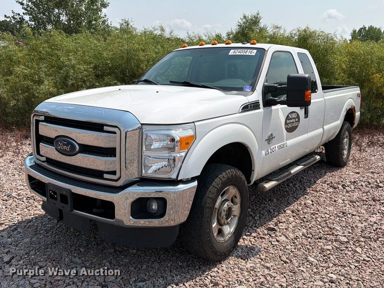 2015 Ford F350 Super Duty Ext. Cab pickup truck - YA4284