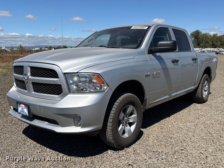 2017 RAM 1500 Crew Cab pickup truck - YA4494