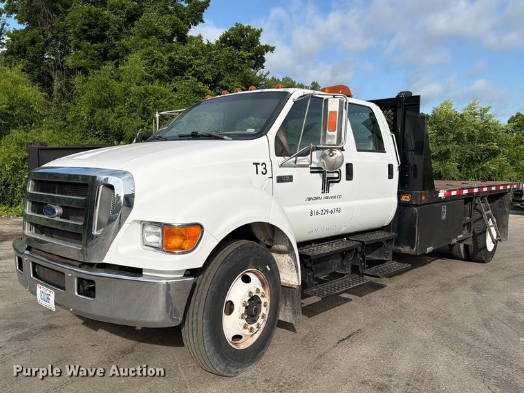 2006 Ford F650 Super Duty Crew Cab flatbed truck - DQ7838
