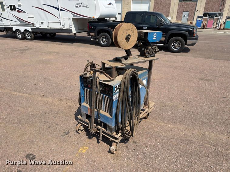 Miller Delta weld 450 welder - EA0408