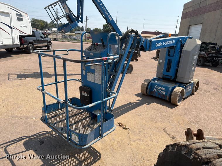 2004 Genie Z-30/20N boom lift - EA0410