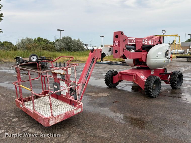 2019 MEC 45-AJ boom lift - EA0413