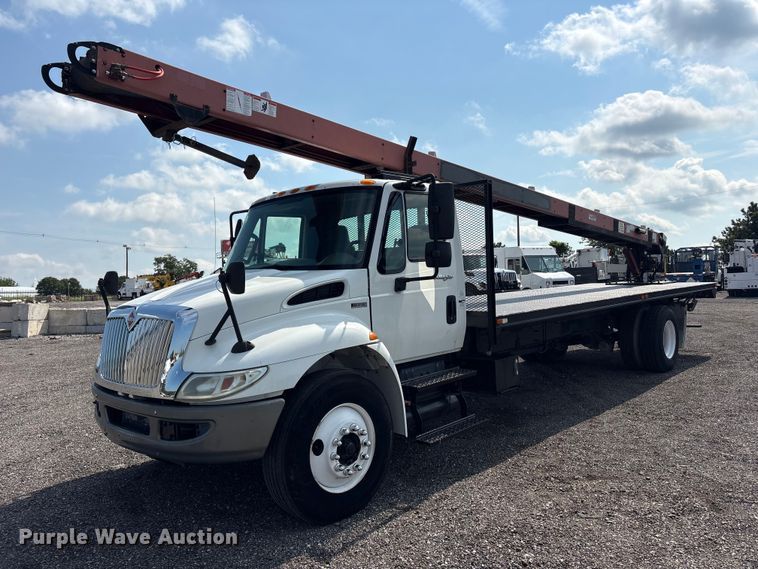 2013 International 4300 shingle conveyor truck - EG9157