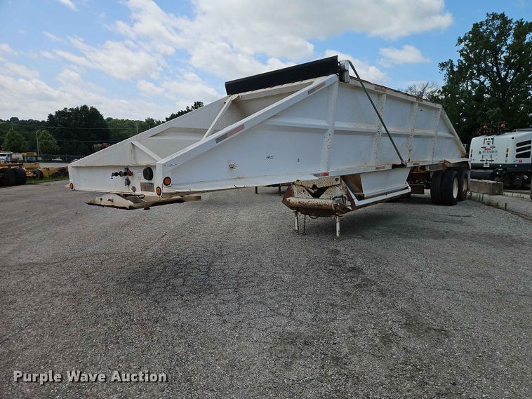 1995 Corn Belt Manufacturing Co., Inc. bottom dump trailer - EO7498