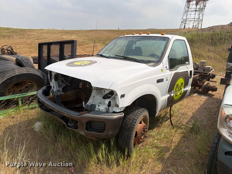 2003 Ford F450 Super Duty truck cab and chassis - ER1963
