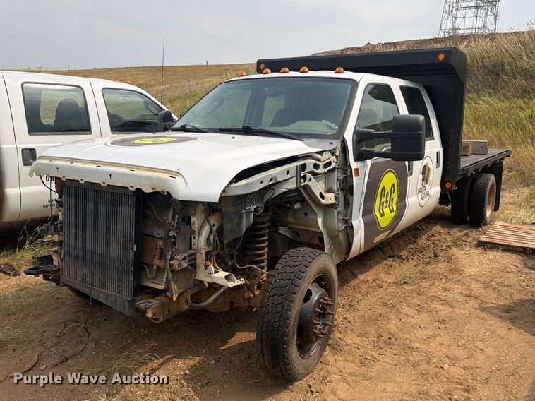 2009 Ford F-550 Crew Cab flatbed truck - ER1965