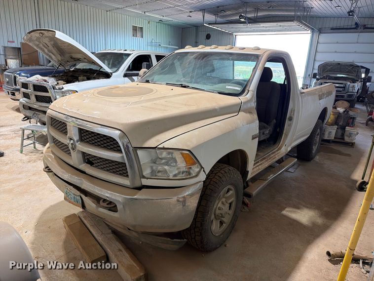 2014 RAM 3500 pickup truck - ER1976