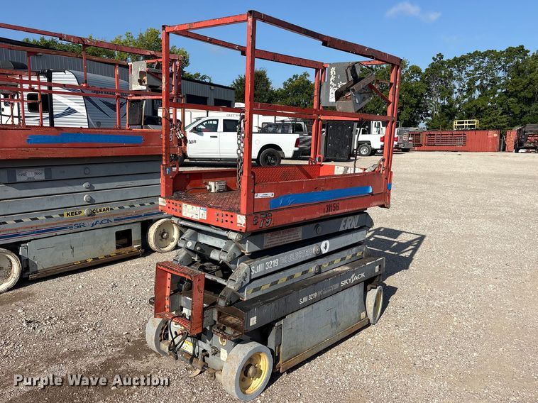 2013 Skyjack SJ-III 3219 scissor lift - ET0386
