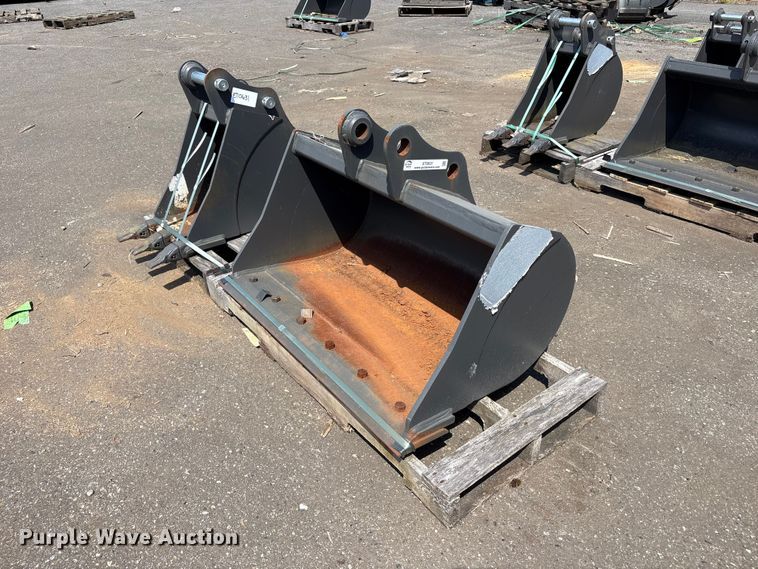 (2) CNH Industrial CNH33.37 excavator buckets - ET0631