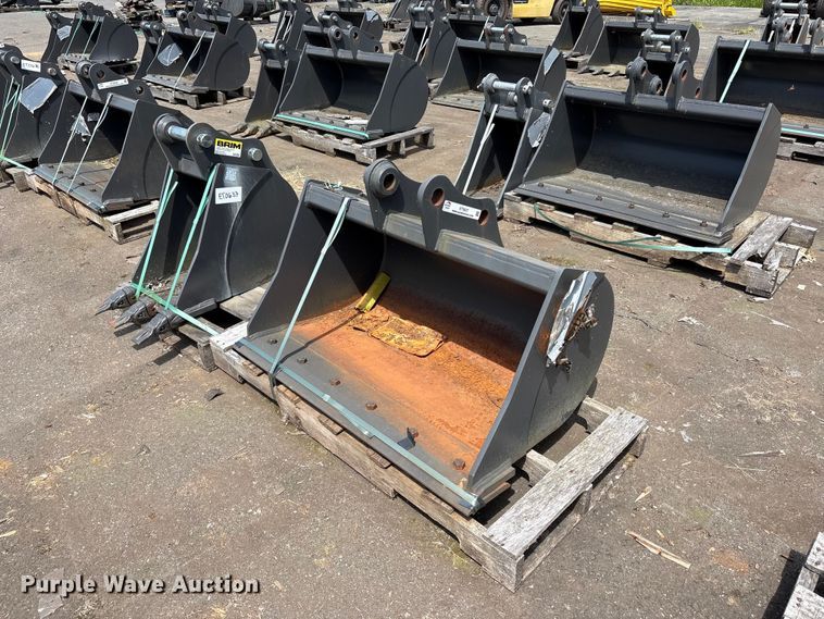 (2) CNH Industrial CNH33.37 excavator buckets - ET0637