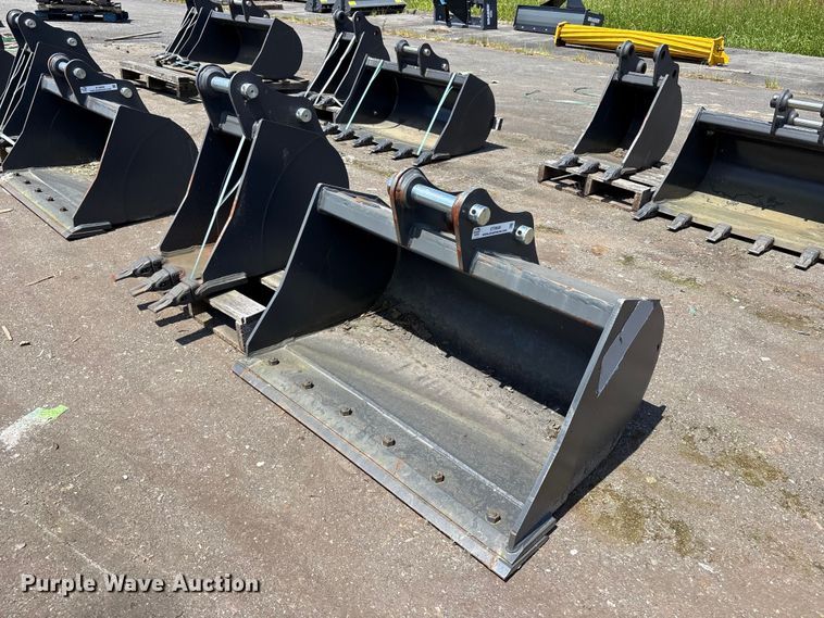 (2) CNH Industrial CNH33.37 excavator buckets - ET0649