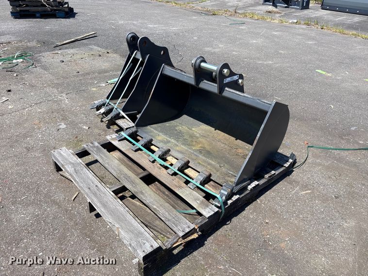 (2) CNH Industrial CNH33.37 excavator buckets - ET0652