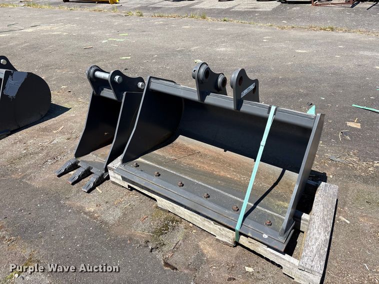 (2) CNH Industrial CNH33.37 excavator buckets - ET0656