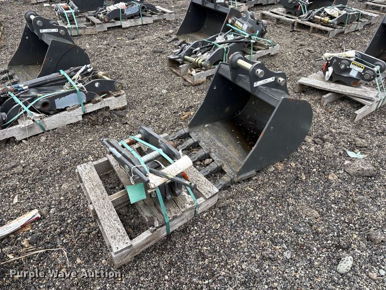 CNH Industrial CNH33.37 excavator attachments - ET0694