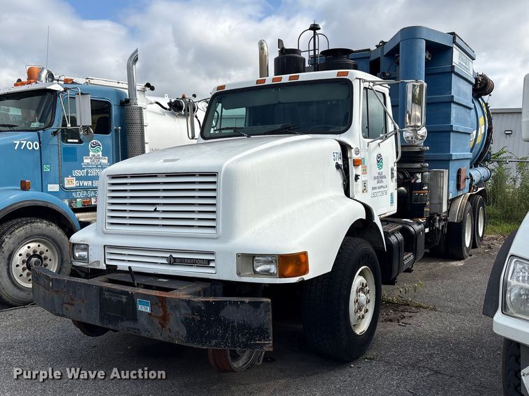 2000 International 2674 vacuum truck - ET8660