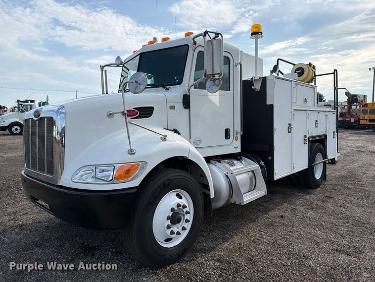 2014 Peterbilt 337 utility / service truck - FB4997