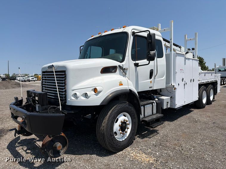 2012 Freightliner Business Class M2 crane truck - FB5001