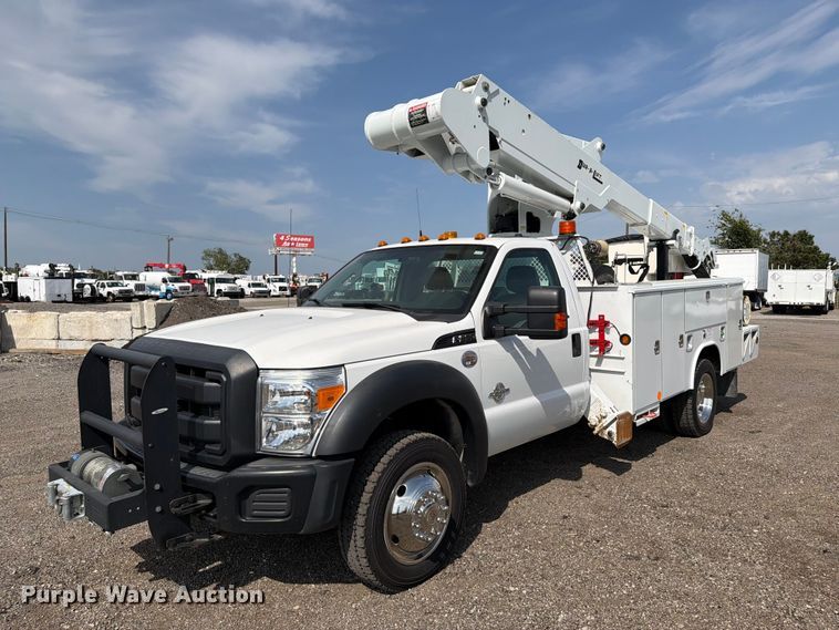 2012 Ford F550 Super Duty bucket truck - FB5027