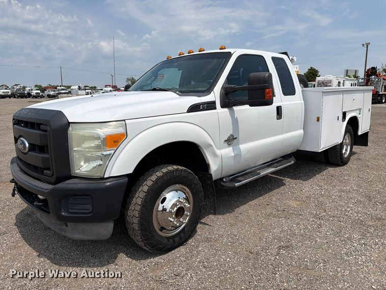 2011 Ford F350 Super Duty Ext. Cab utility bed pickup truck - FB5034