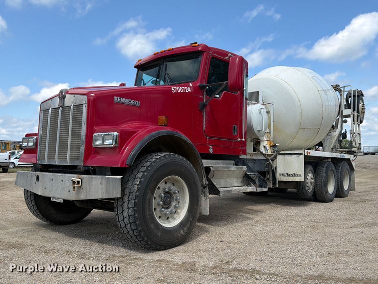 2007 Kenworth W900 ready mix truck - FB5906