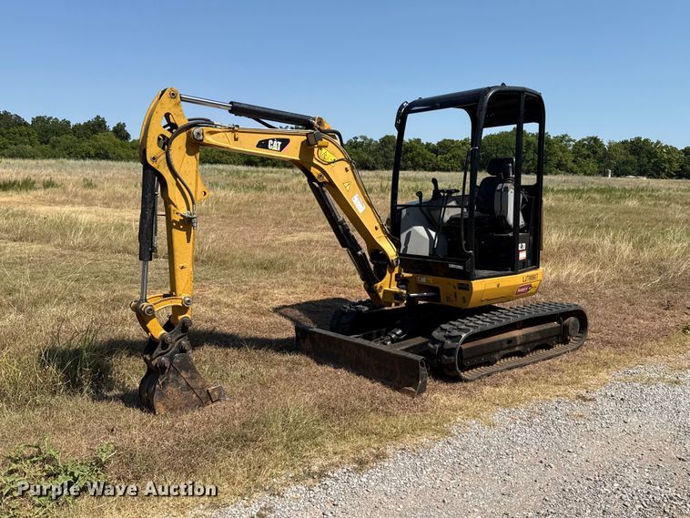 2015 Caterpillar 302.7DCR mini excavator - FC4177