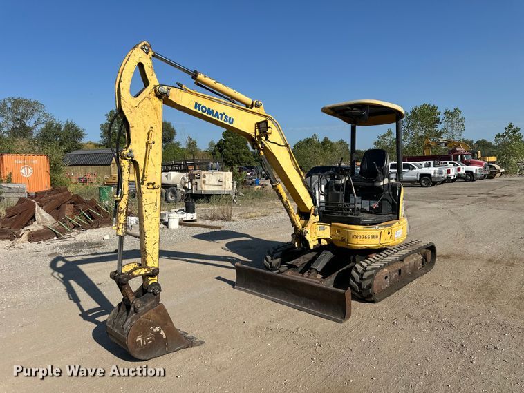 Komatsu PC35MR-2 mini excavator - FI0346