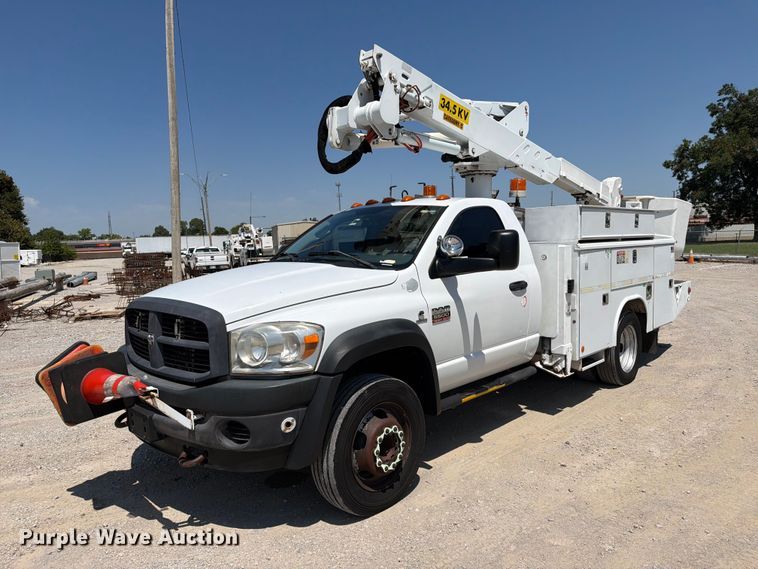 2008 Dodge 5500 bucket truck - FI0352