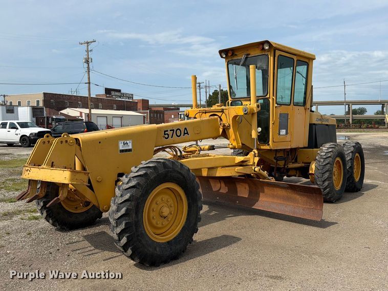 1983 John Deere 570A motor grader - FK3331