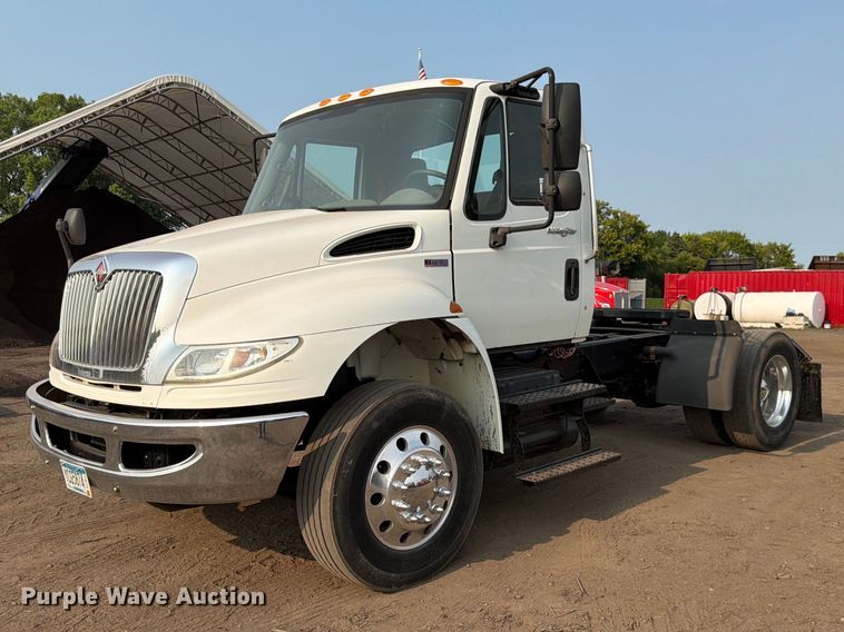 2013 International MA035 semi truck - FK3574