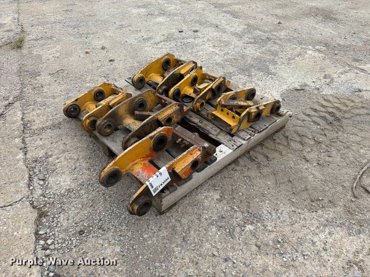 Mini excavator side links - FK3594