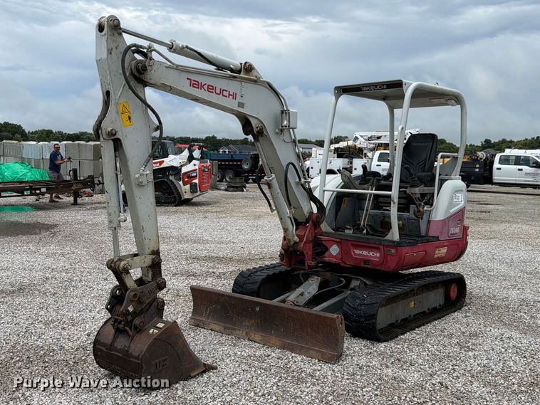 2015 Takeuchi TB240 mini excavator - FK4130