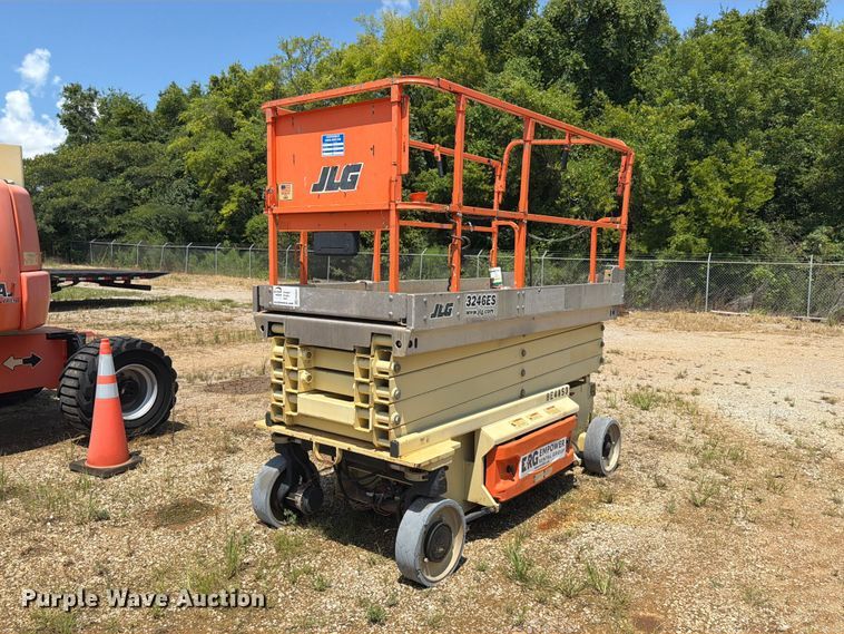 2014 JLG 3246ES scissor lift - FN2037